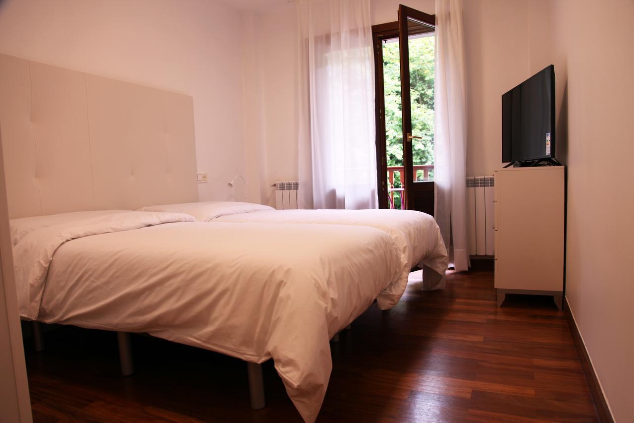 Txikierdi Alde Auto Check-In Hotel Oiartzun Kültér fotó