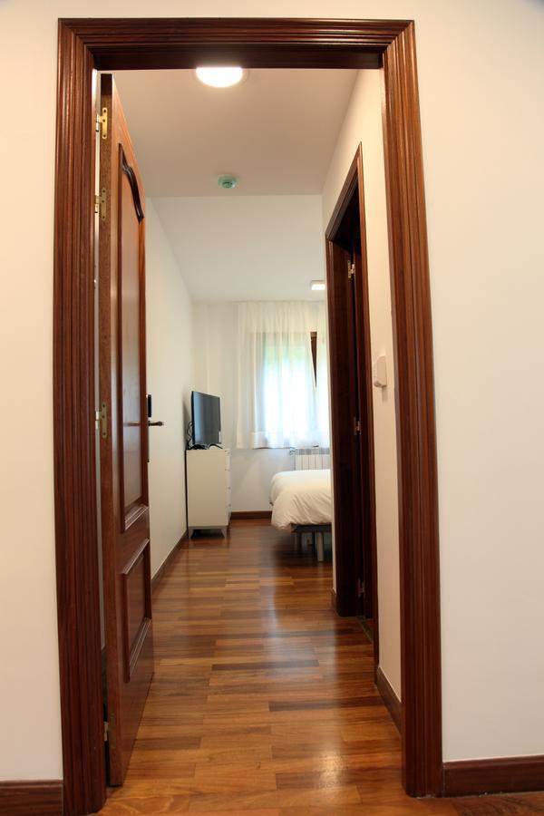 Txikierdi Alde Auto Check-In Hotel Oiartzun Kültér fotó